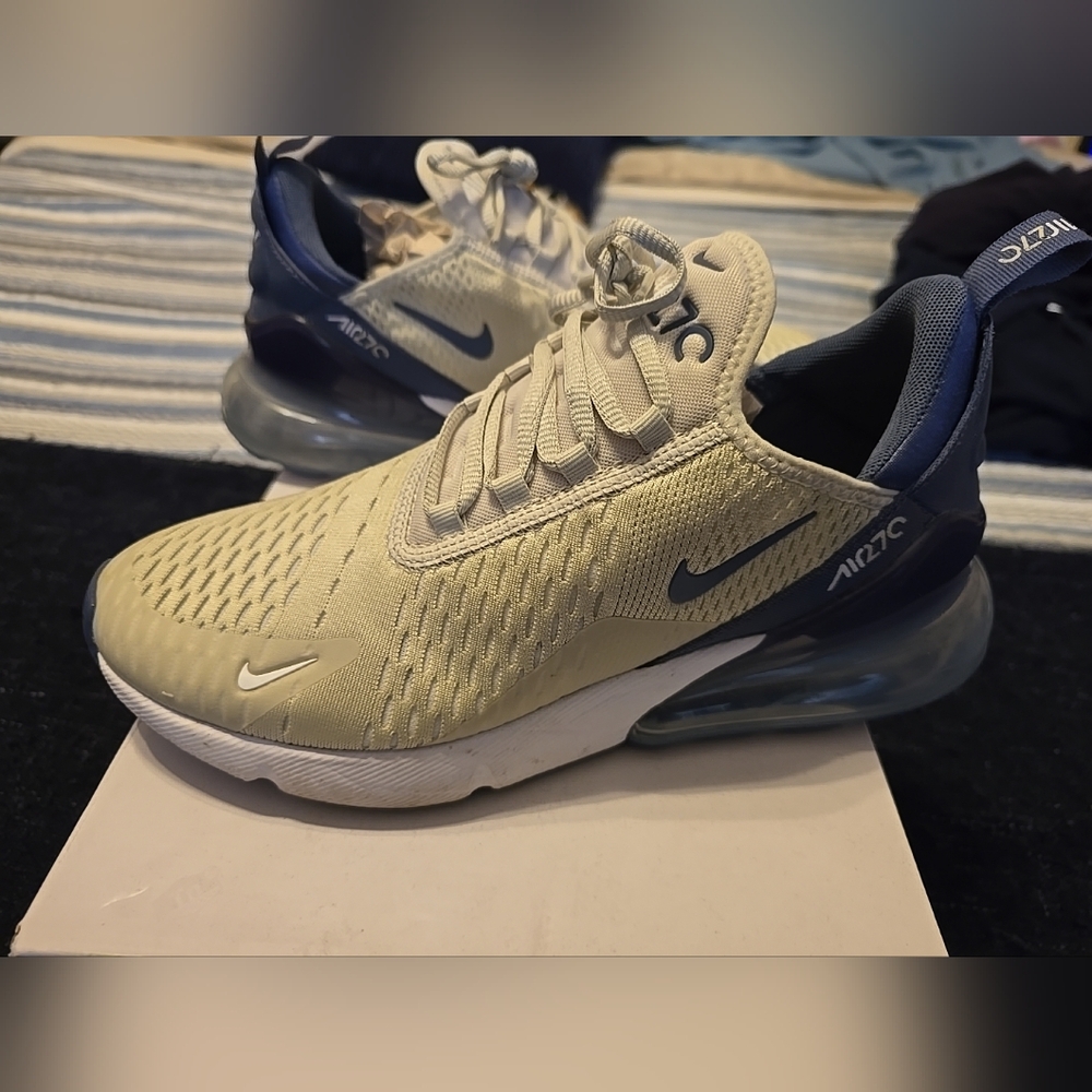 Womens Nike Air Max 270